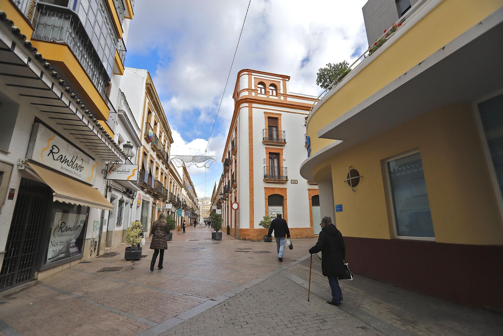Ambiente en una fría mañana casi invernal en Huelva.