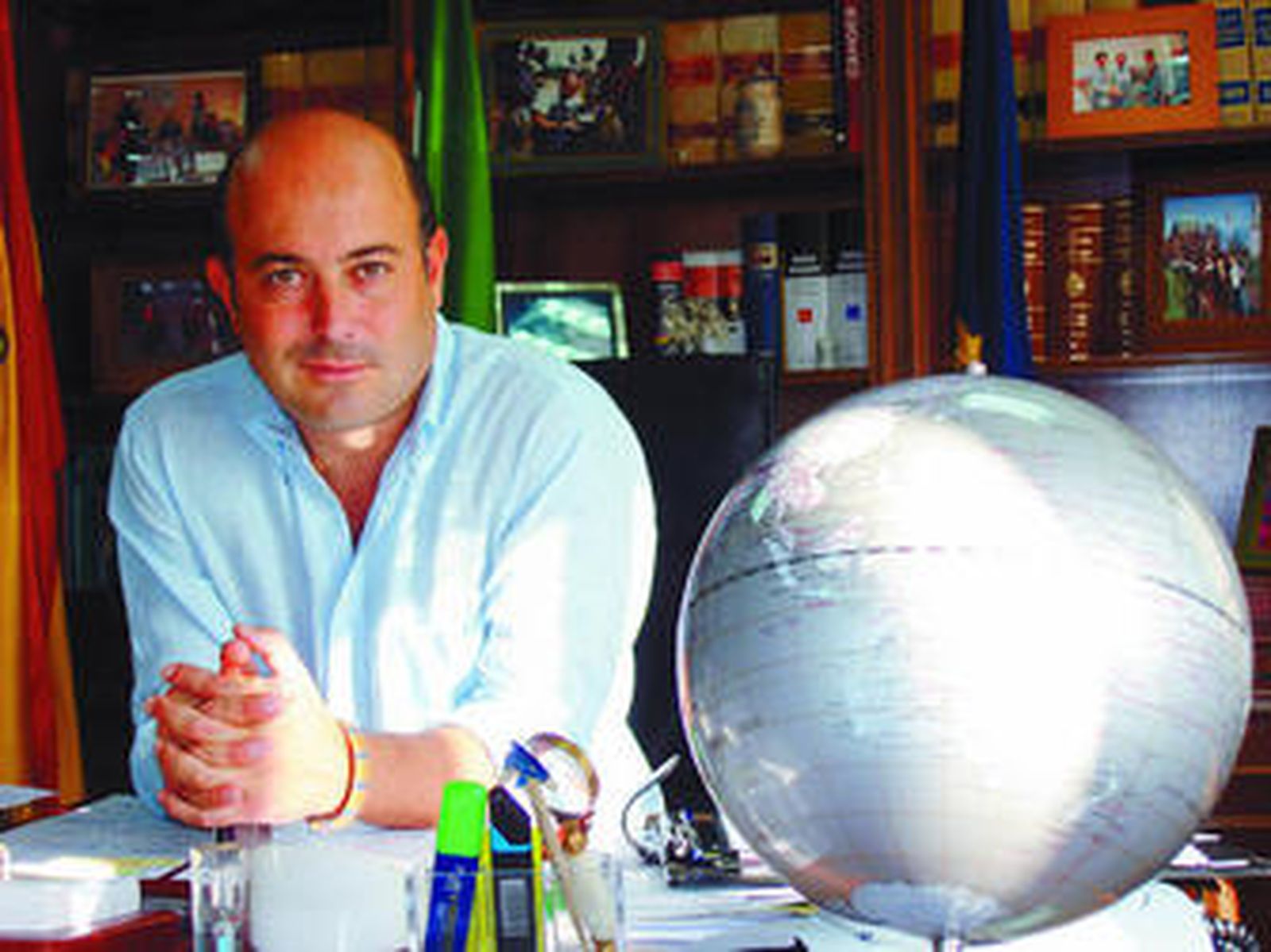 El delegado de Medio Ambiente en su despacho.