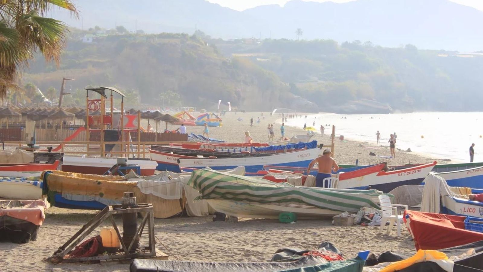 Playa de Burriana, en Nerja. Playa de Burriana, en Nerja.