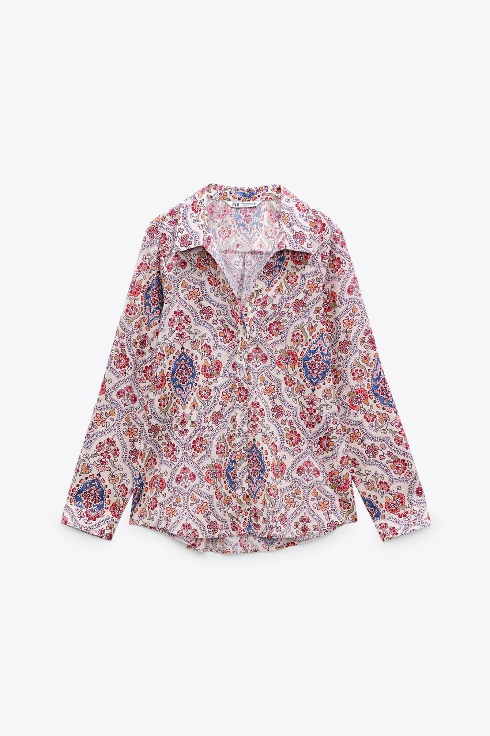 Blesa estampada de Zara.