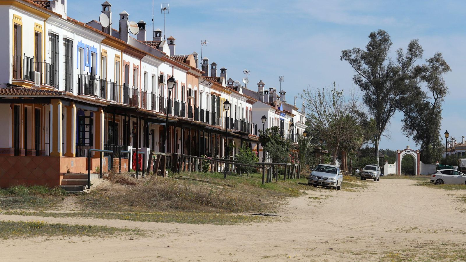 Las hermosas calles de la aldea almonteña