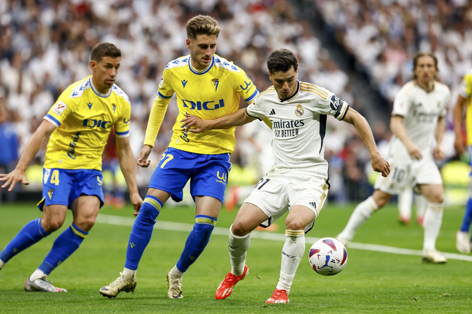 El espectacular gol de Brahim Díaz en el Real Madrid - Cádiz
