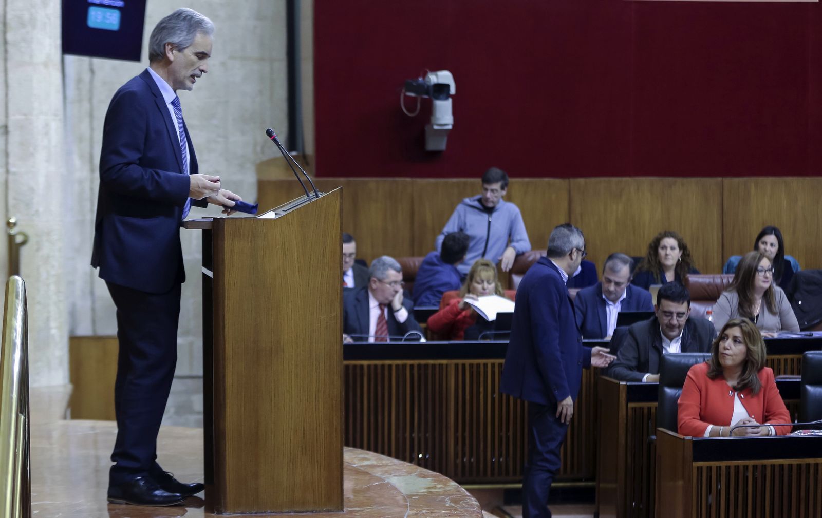 El consejero de Salud, Aquilino Alonso, ayer durante su intervención en el Parlamento.