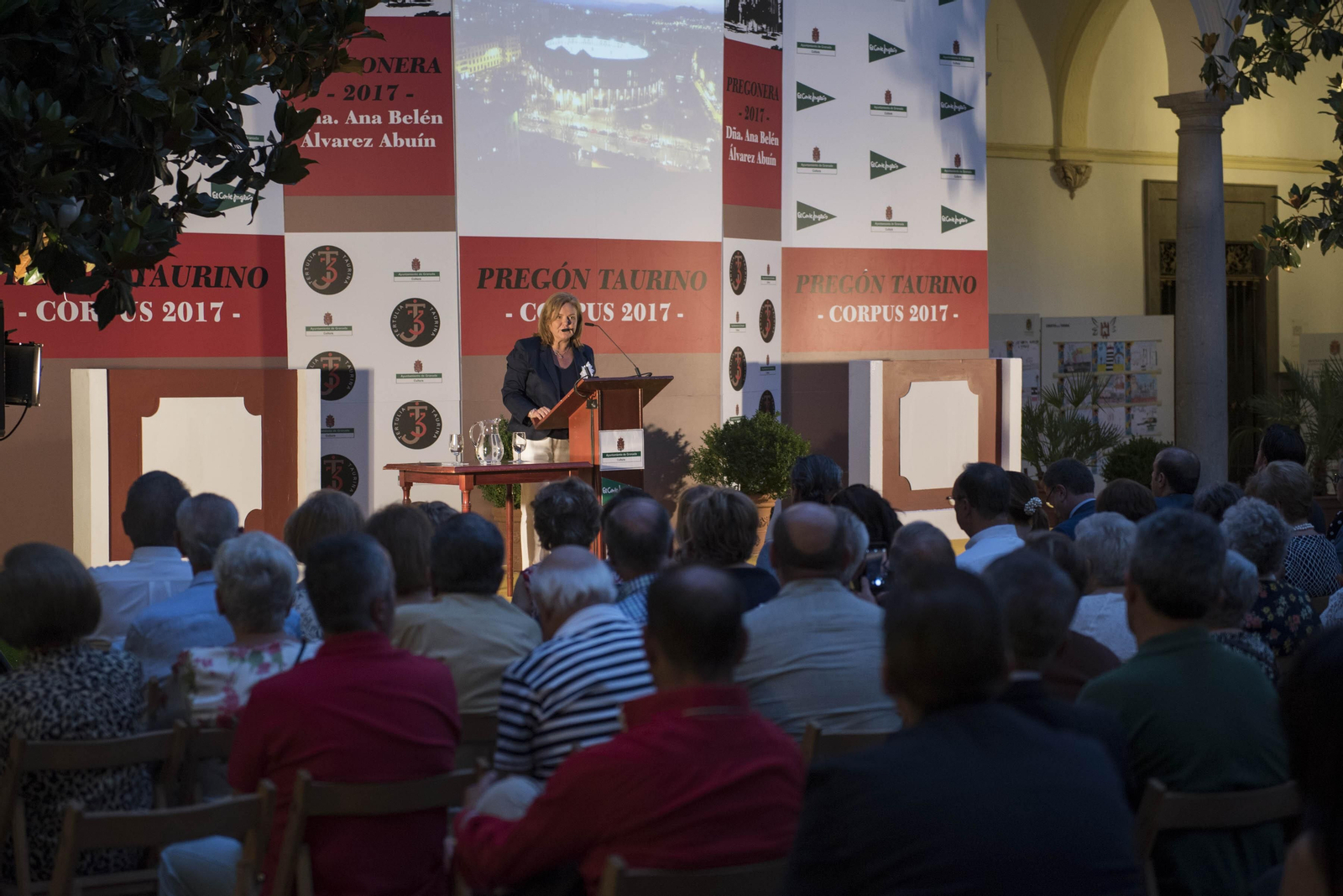 Pregón taurino del Corpus de 2017, en el patio del Ayuntamiento.