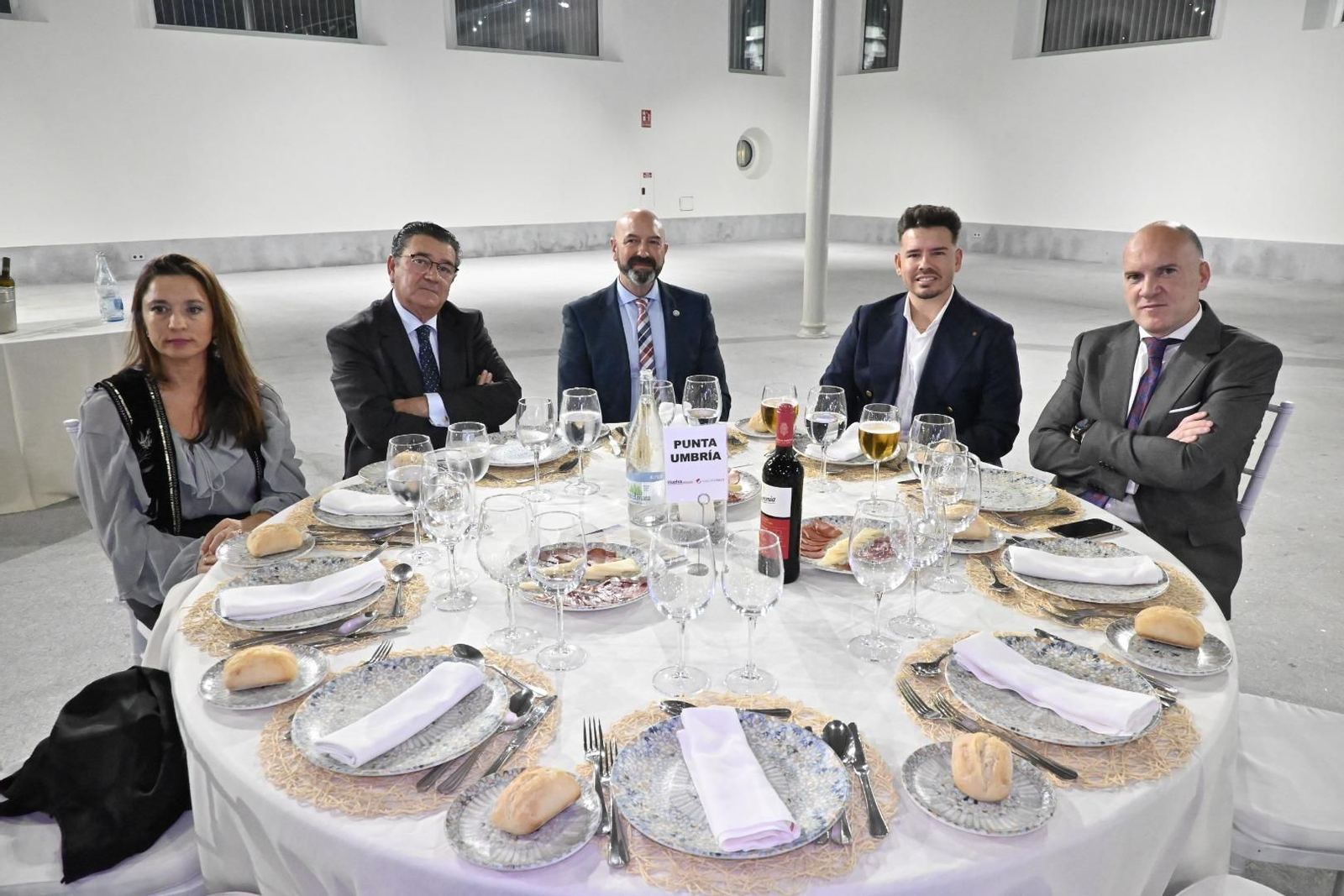 Imágenes de los invitados a la gala de los  37 premios Onubenses del Año