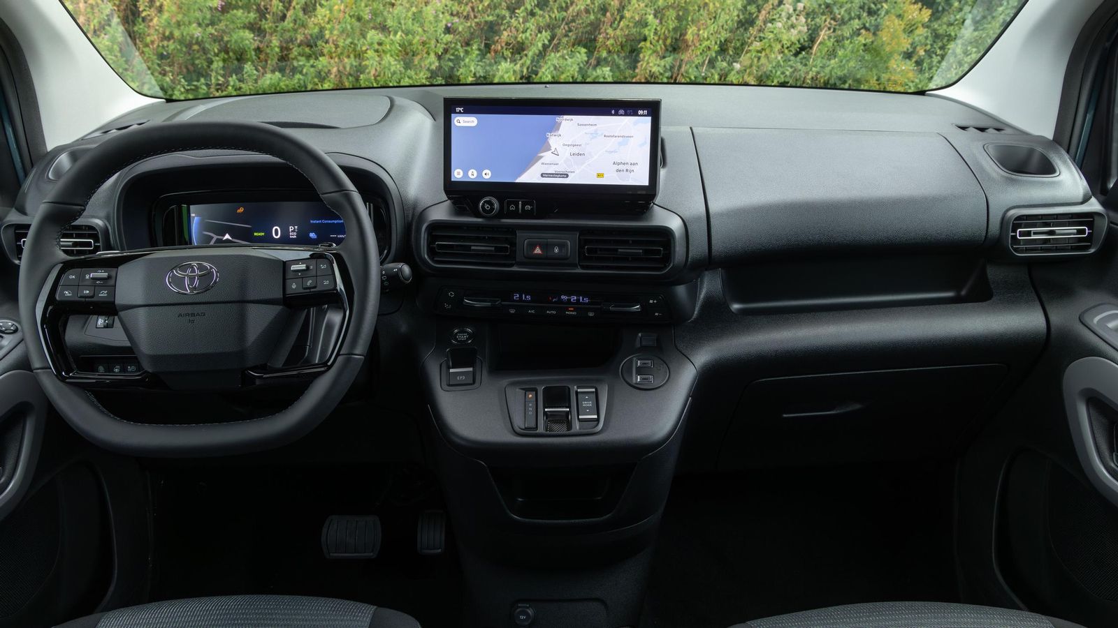 Entre los cambios que se producen en el interior está la sustitución del freno de estacionamiento mecánico por uno eléctrico.