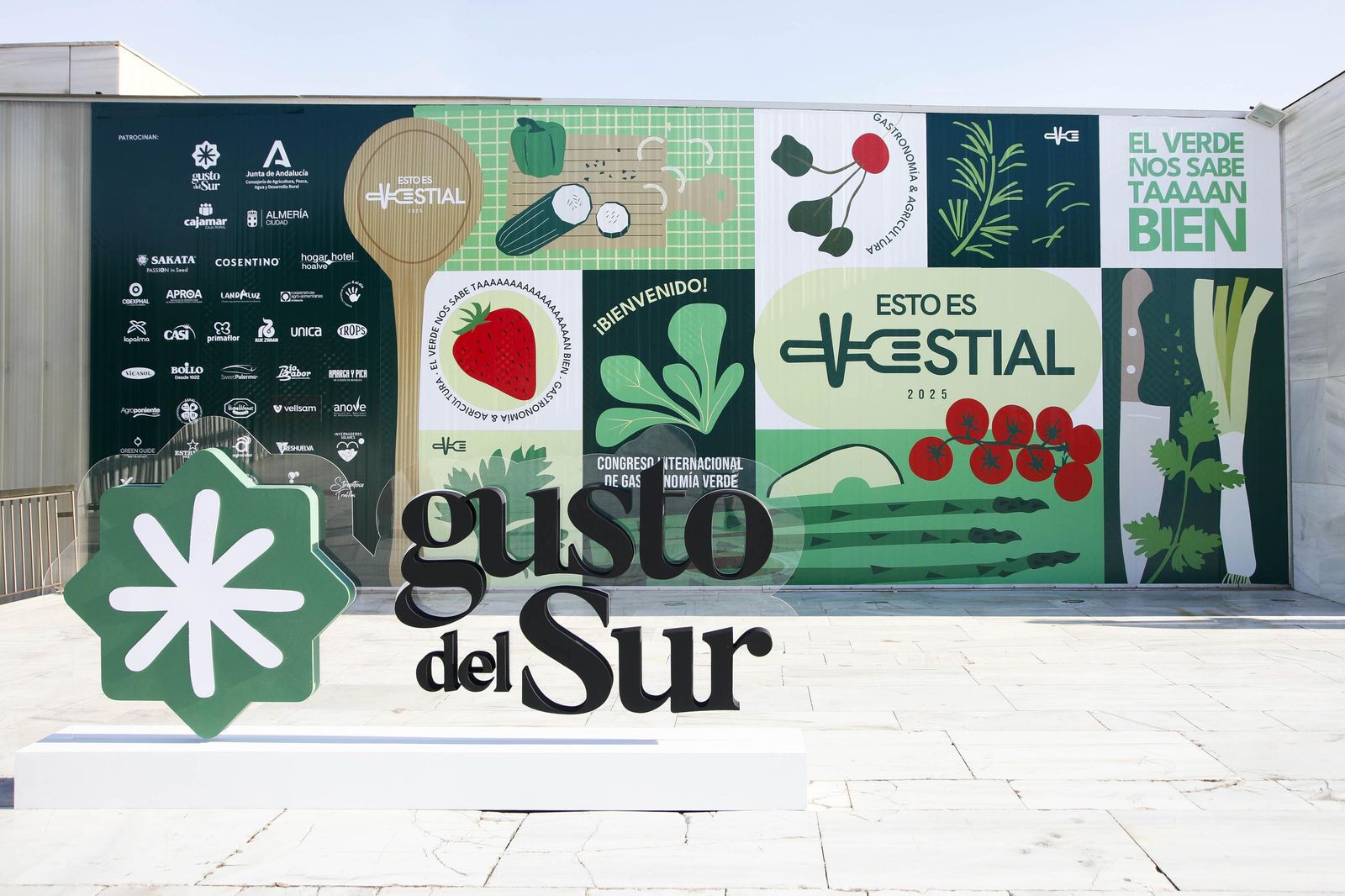 Imágenes de la inauguración de Vestial 20205 en el Palacio del Toyo