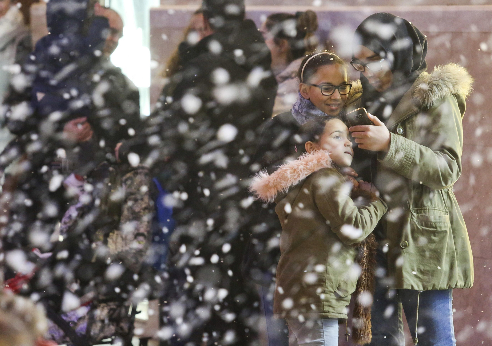 La nieve vuelve a la Plaza de las Flores