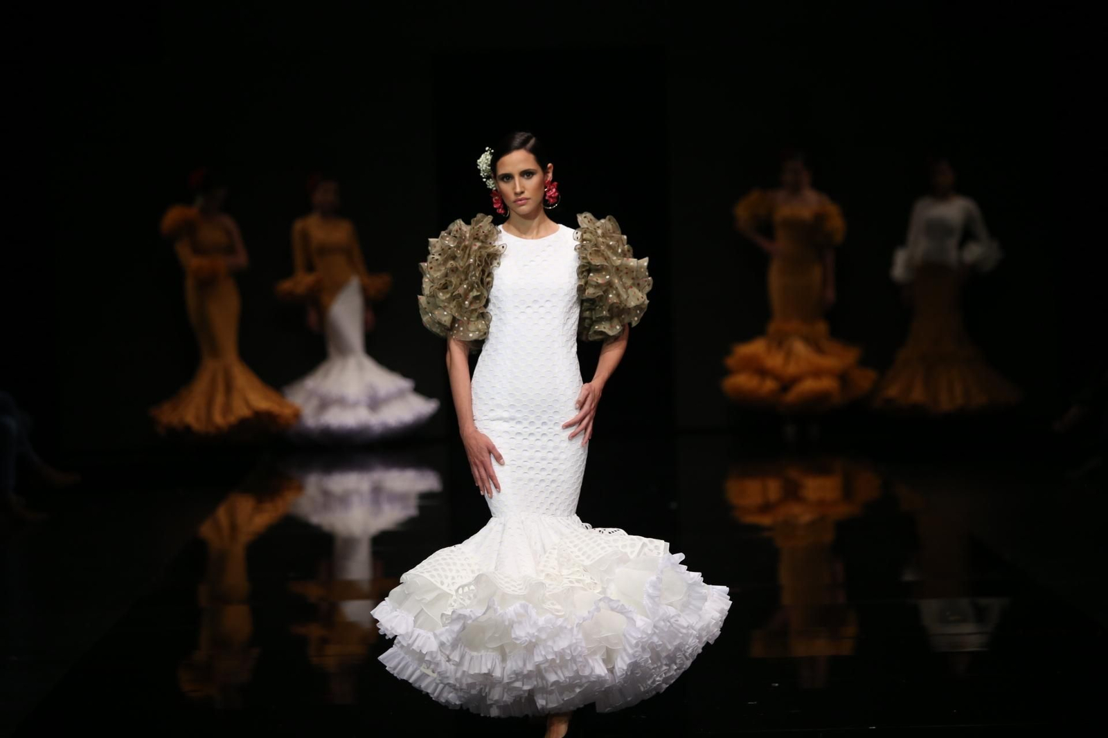 El traje de flamenca blanco y sus versiones más bonitas de esta temporada