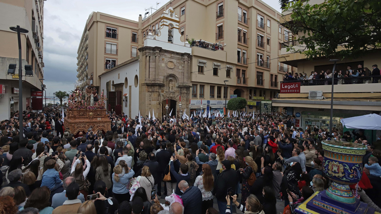 Fotos del Lunes Santo en Algeciras: La Columna y la Legión