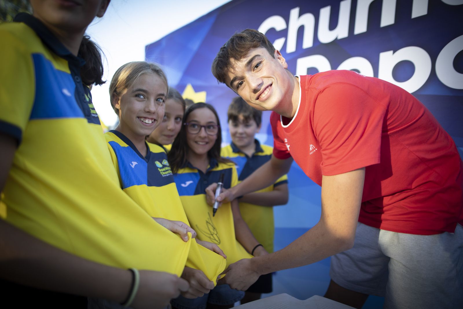 El recibimiento a Carlos Garach, en imágenes