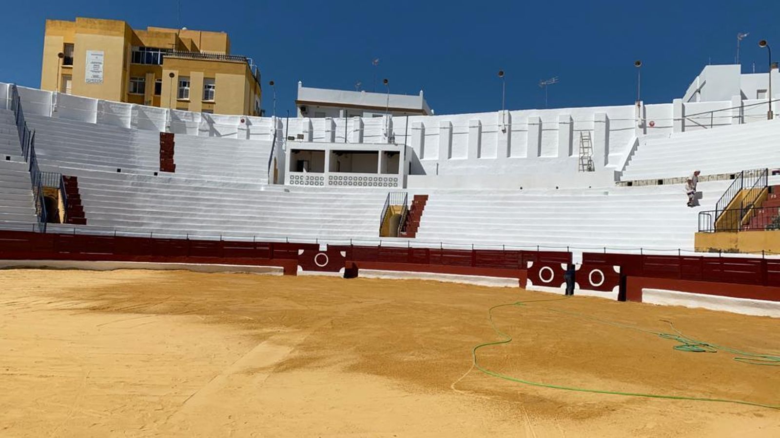 Durante la puesta a punto se ha intervenido en la totalidad del foso (imagen cedida por Publiestudio).