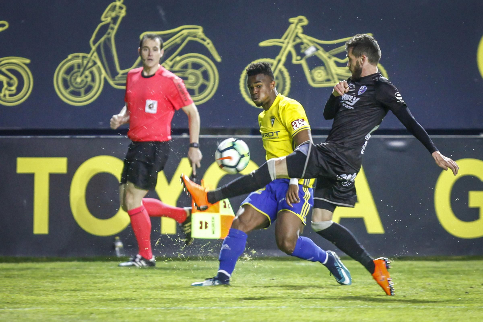 Las imágenes del Cádiz-Huesca