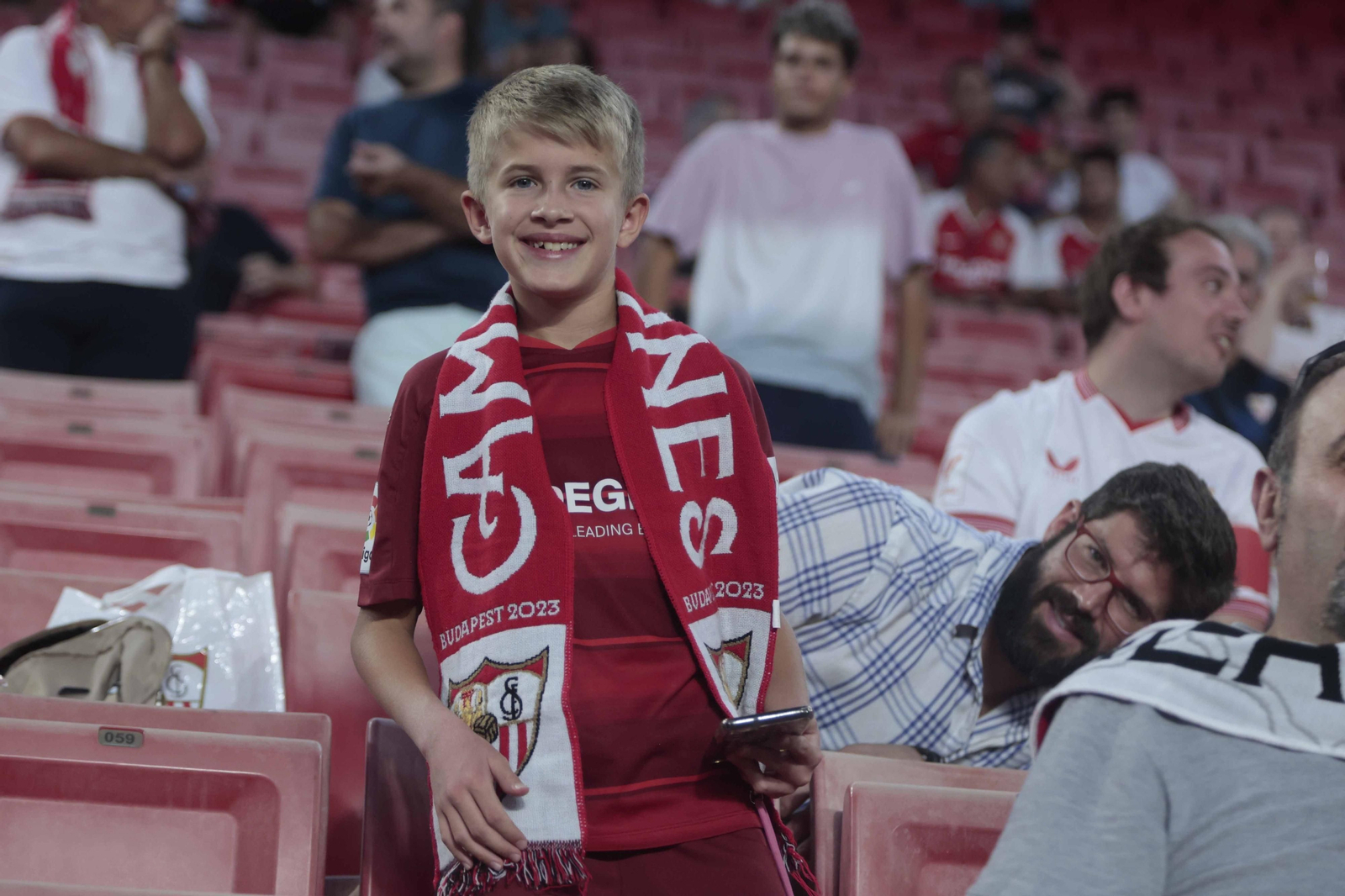 Búscate en las gradas del Sánchez  Pizjuán