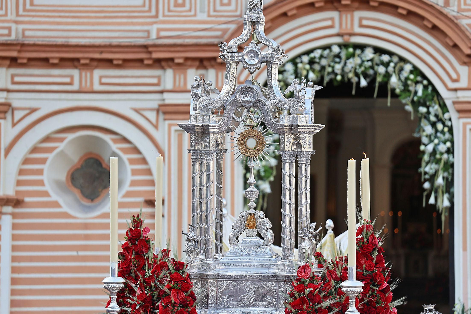 Imágenes de la procesión del Corpus Christi por las calles de Huelva