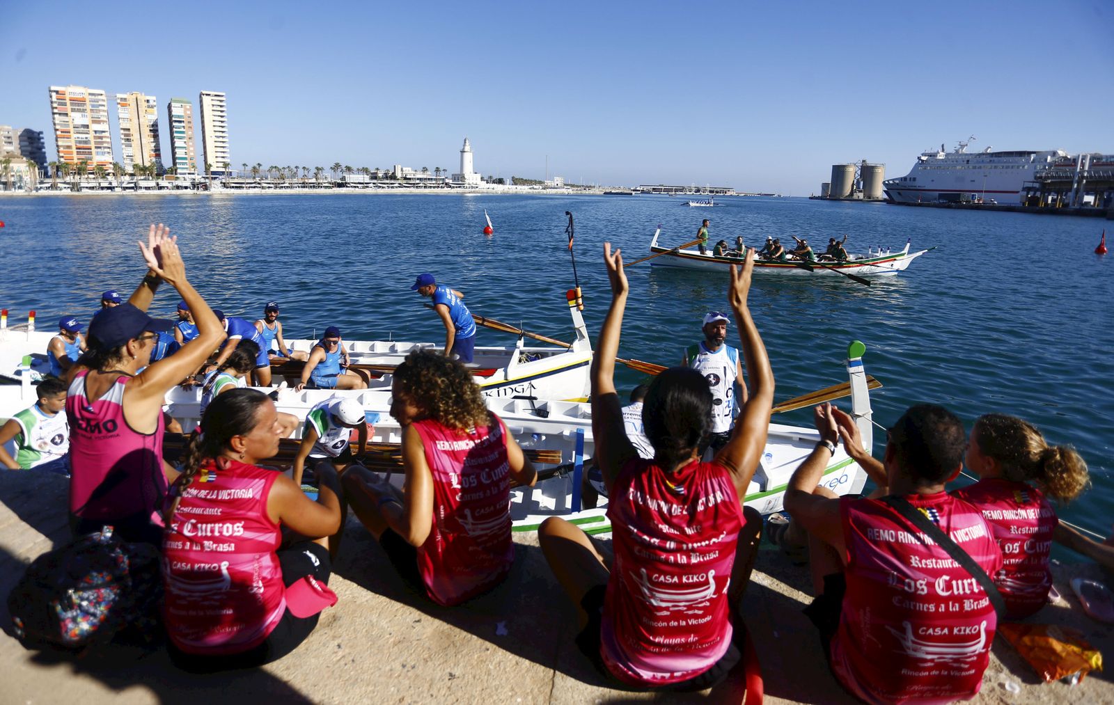 Las fotos de la carrera de jábegas en el puerto de Málaga
