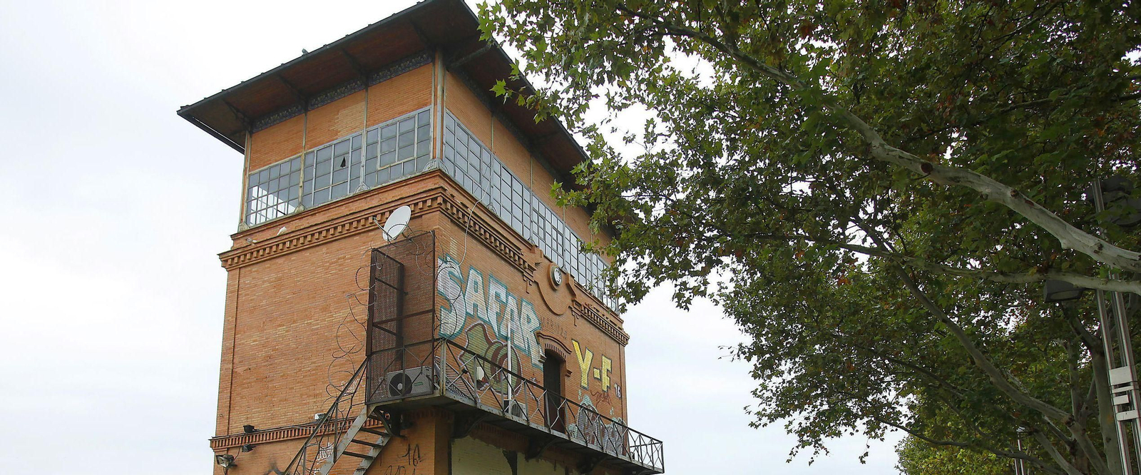 La antigua Torre ferroviaria de Torneo, que lleva por nombre La Única.