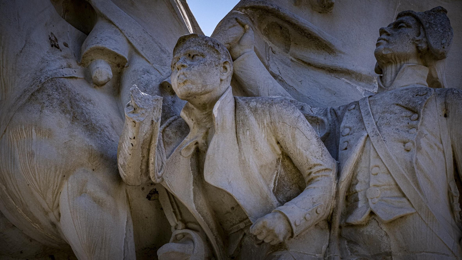 Monumento a la Constitución de 1812 en la Plaza de España.