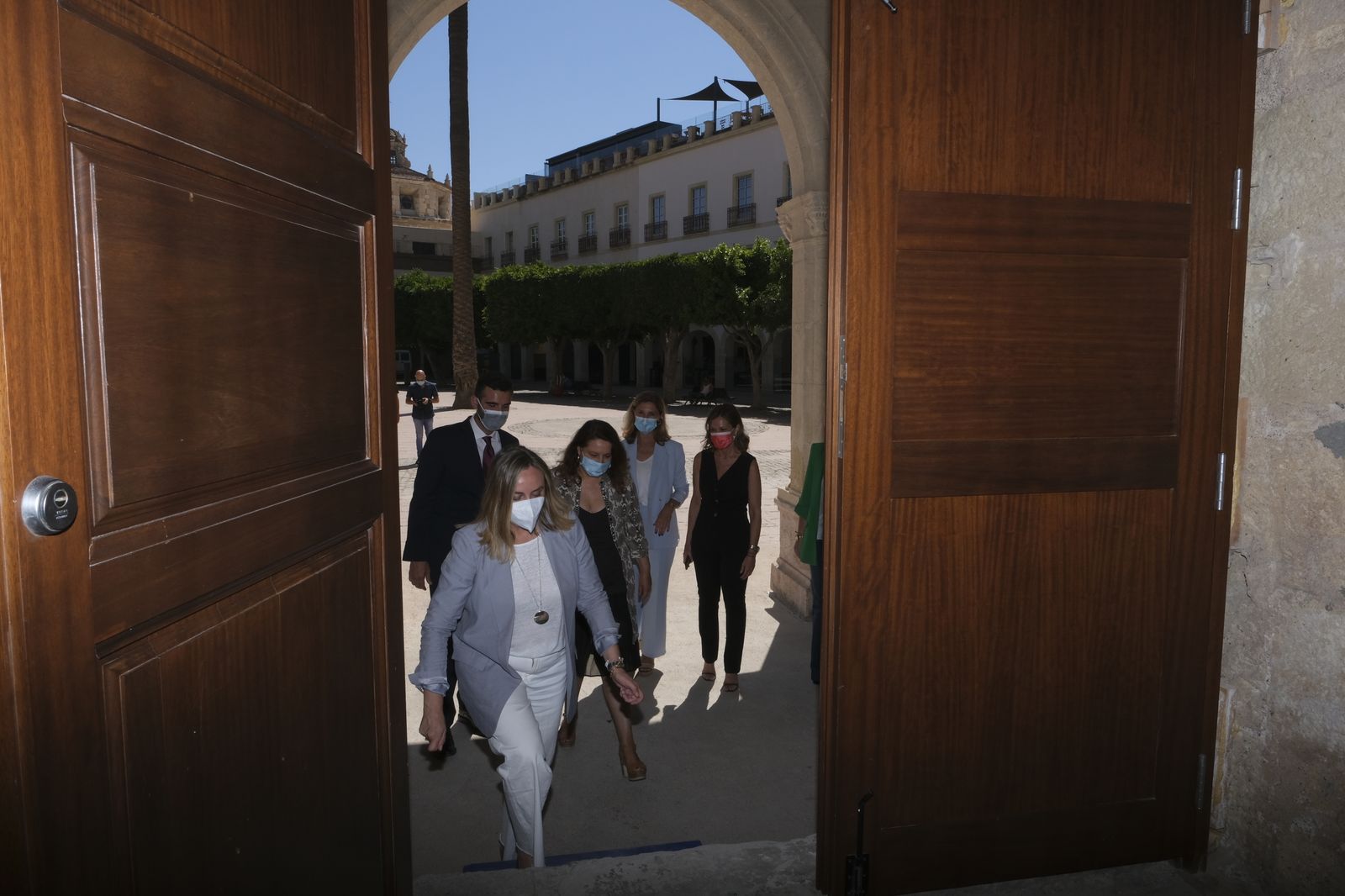 Fotogalería de la firma del convenio de las obras finales del edificio del Ayuntamiento de Almería