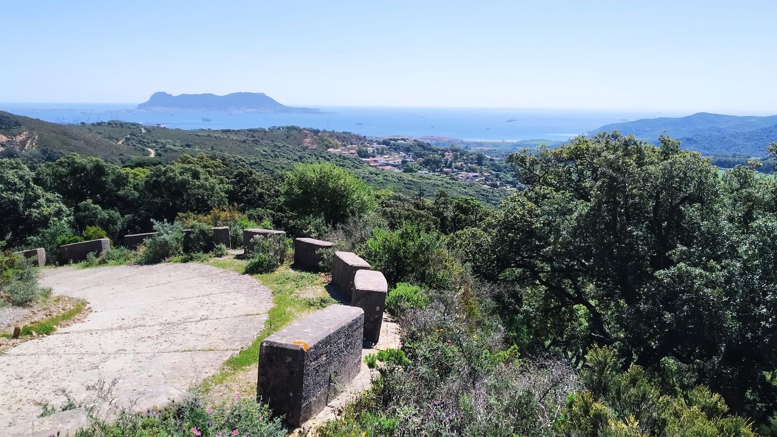 Vista de Gibraltar desde el sendero de los prisioneros.