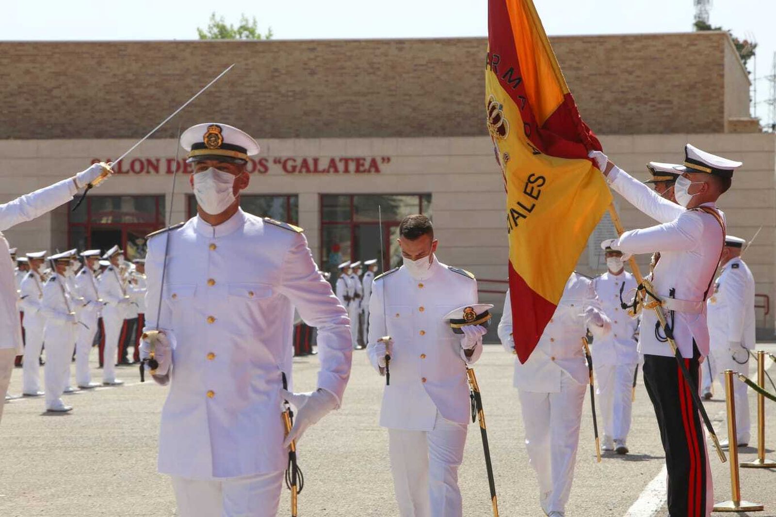 Entrega de despachos en la Escuela de Suboficiales de la Armada