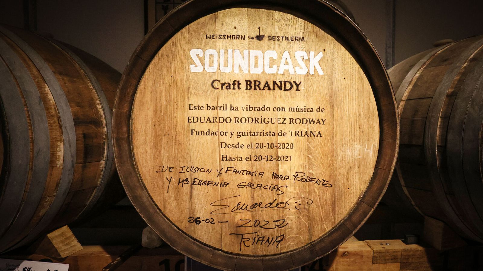 Barril dónde se germinó el Brandy con música de Eduardo Rodríguez.