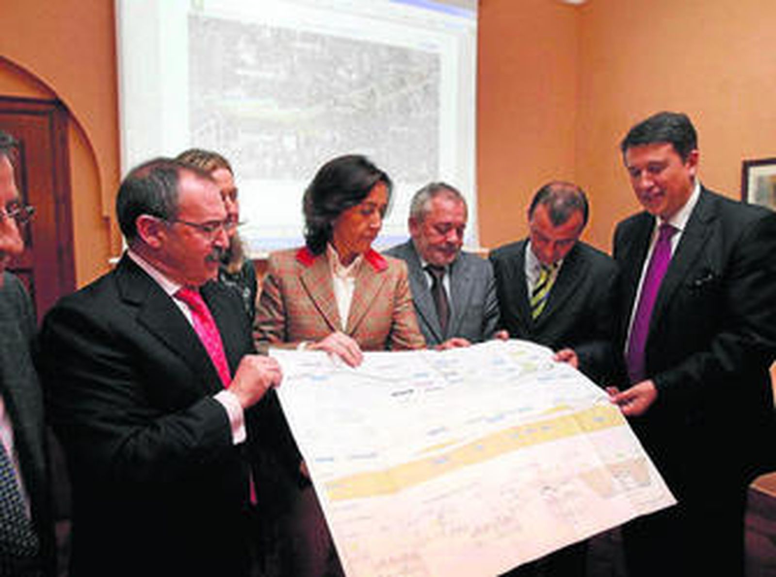 La consejera, Rosa Aguilar, en la presentación del proyecto de la Ronda la semana pasada.