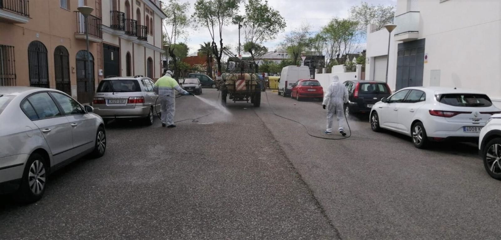 Nueva desinfección en las calles de Los Palacios.