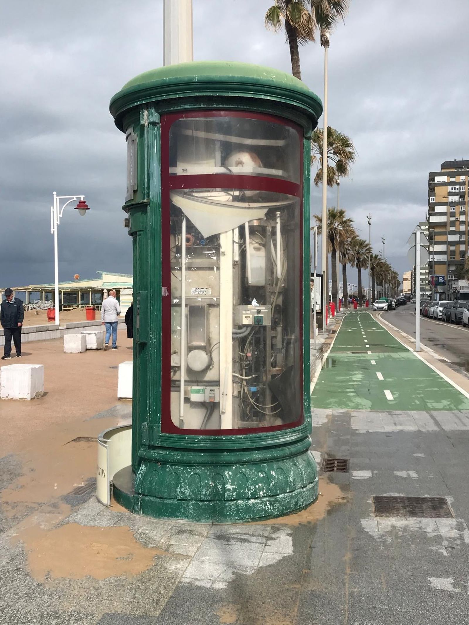 El mingitorio destrozadoc