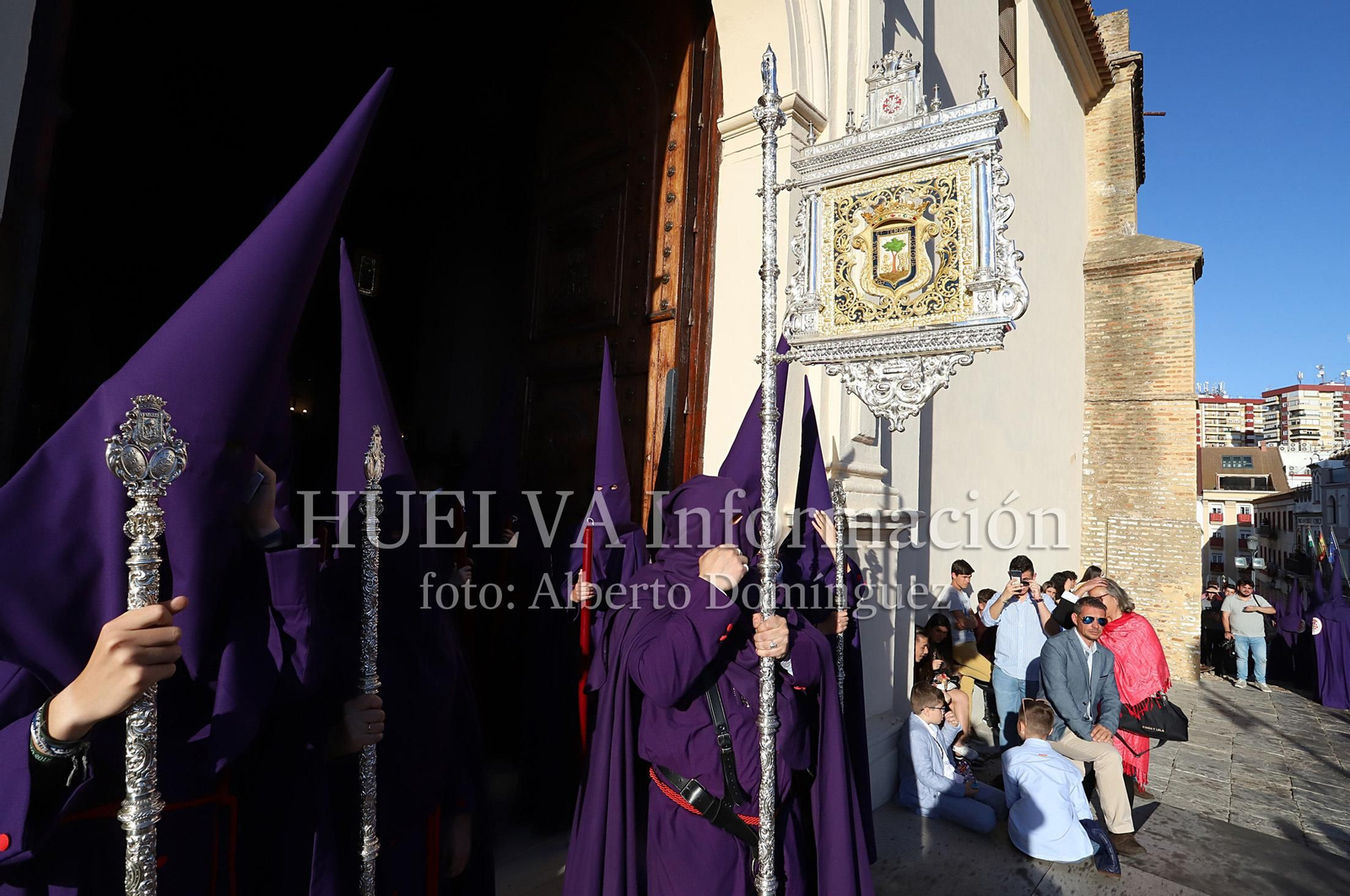 Imágenes de la procesión de Pasión en Huelva