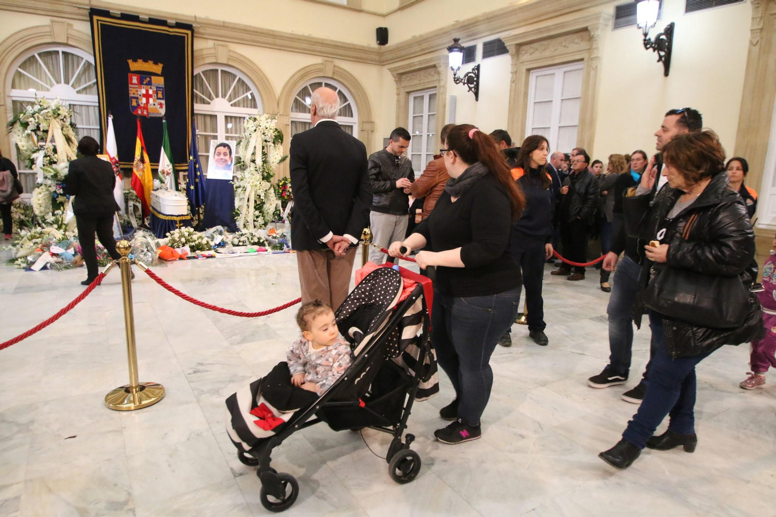 Las imágenes de la capilla ardiente por Gabriel