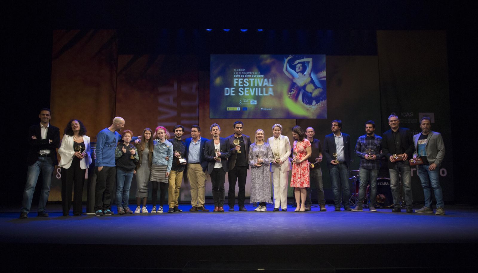 Foto de familia de los premiados en el SEFF 2017