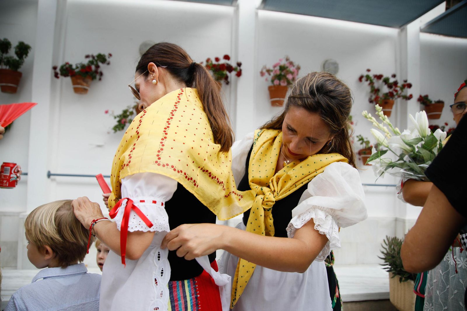 La Subida del Agua de las fiestas de Mojácar, en imágenes