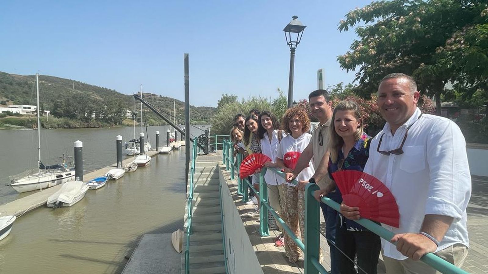 El PSOE durante su visita a la provincia onubense.