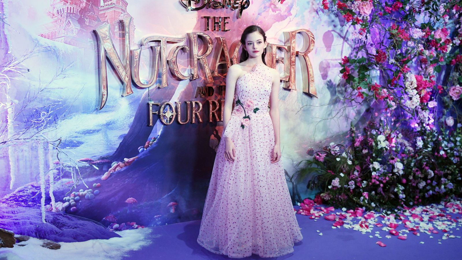 Mackenzie Foy en la première europea de 'El Cascanueces y los cuatro reinos'.