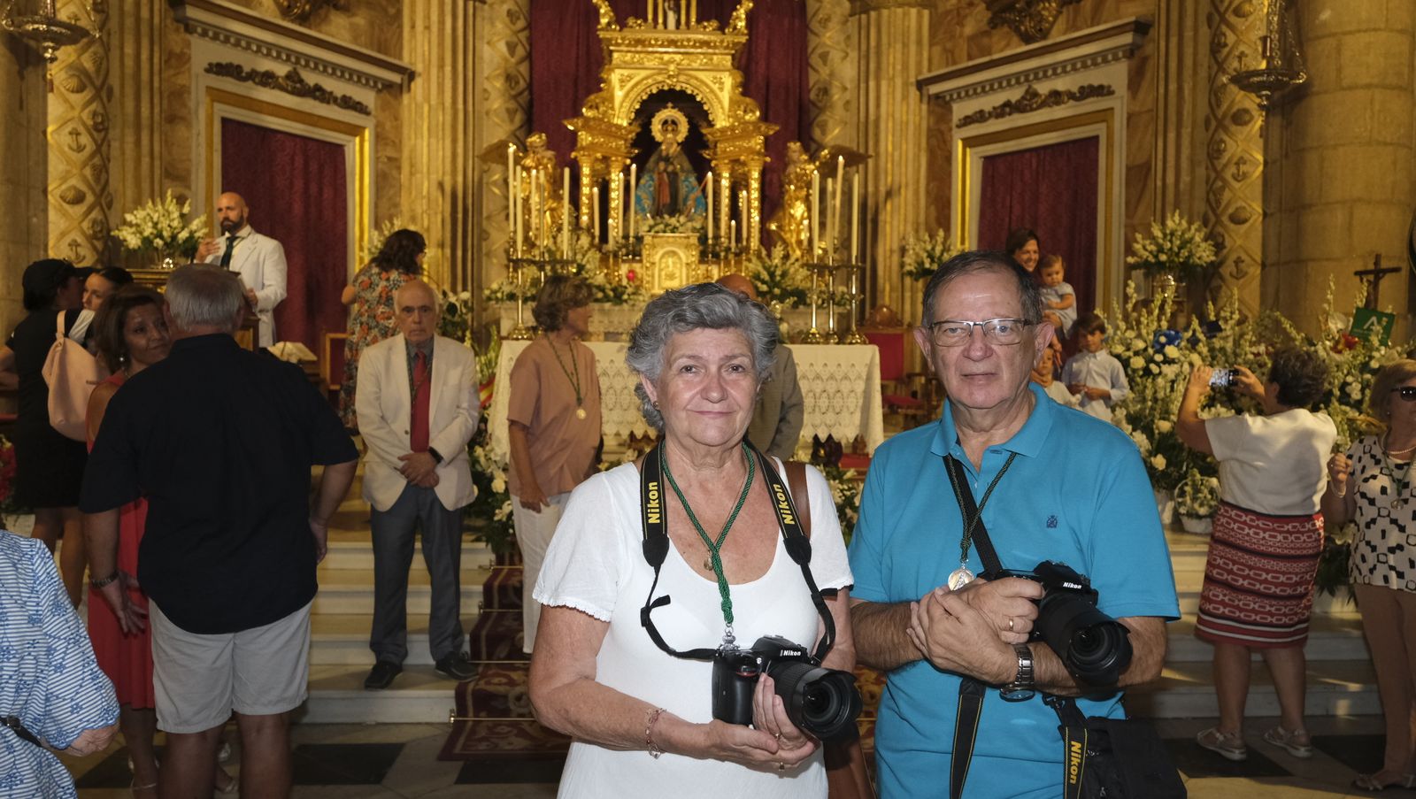 Imágenes de la ofrenda floral a la Virgen del Mar. Feria de Almería 2022