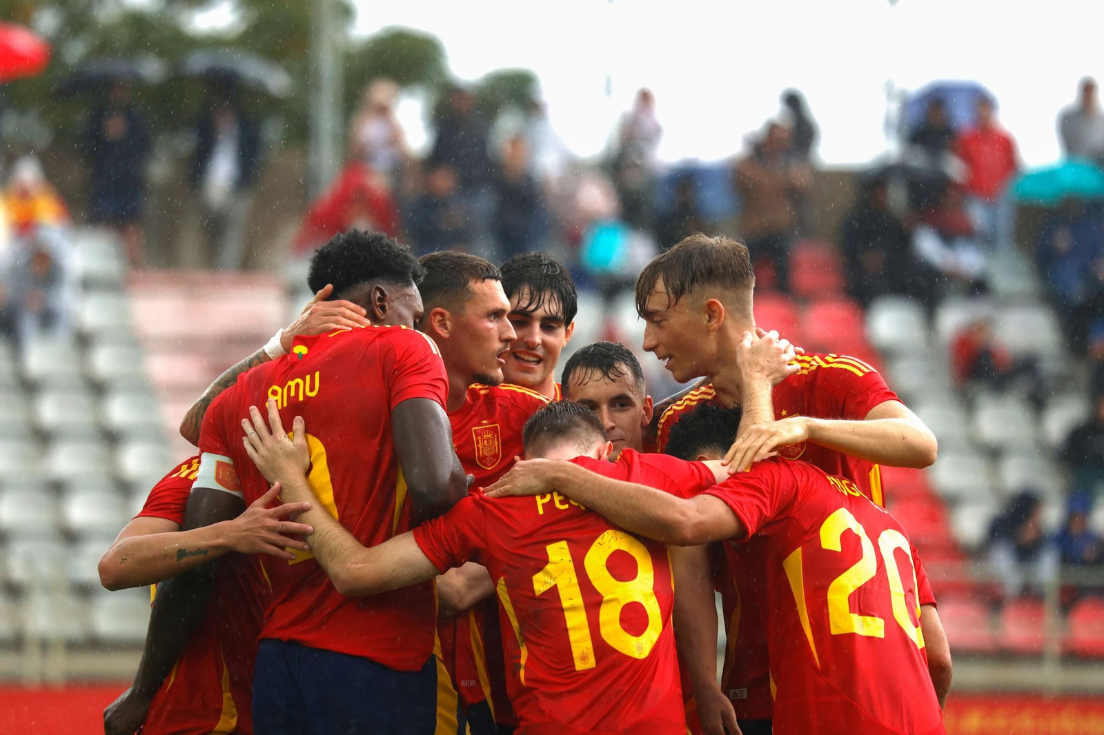 Roberto, debut y gol con España sub 21