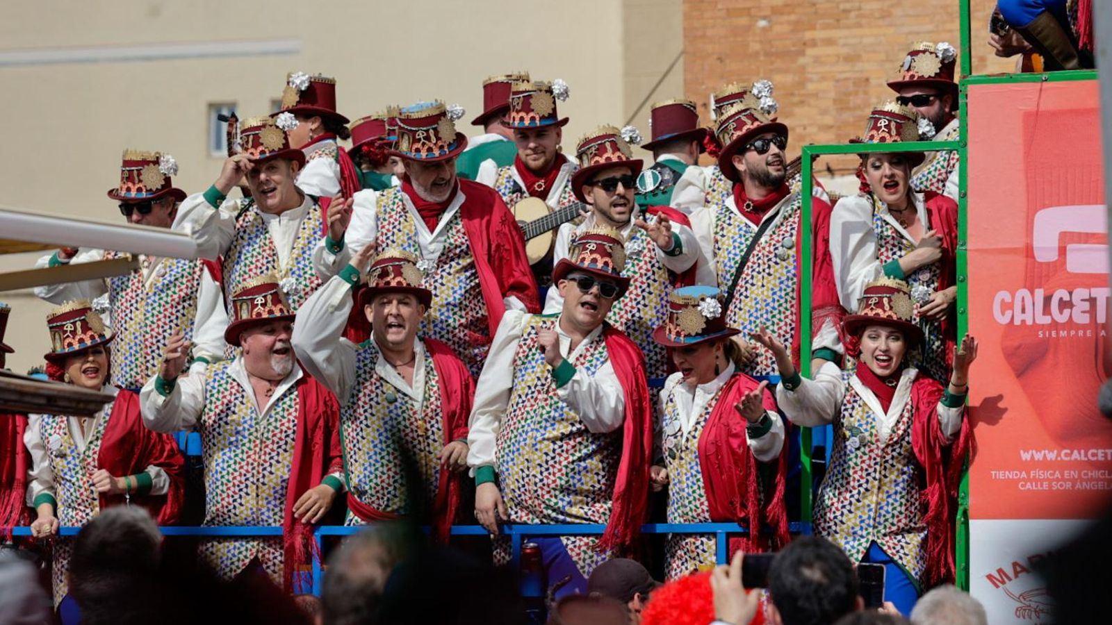 Las mejores imágenes del primer domingo de Carnaval de Cádiz