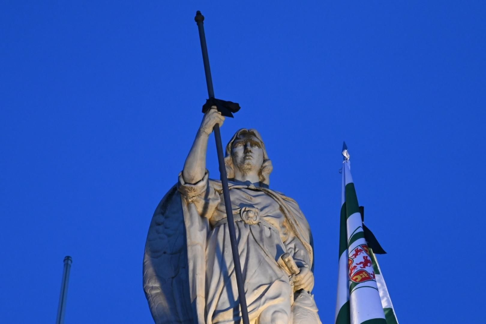 El homenaje del Córdoba CF a Álvaro Prieto a las puertas de El Arcángel, en imágenes