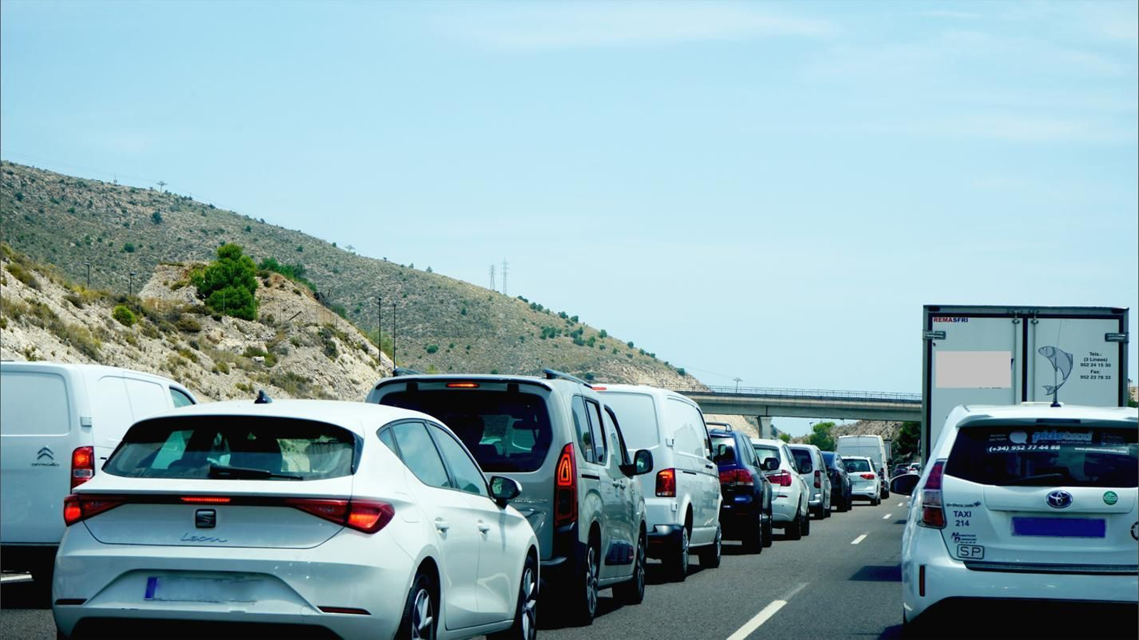 Un atasco en la Autovía del Mediterráneo.