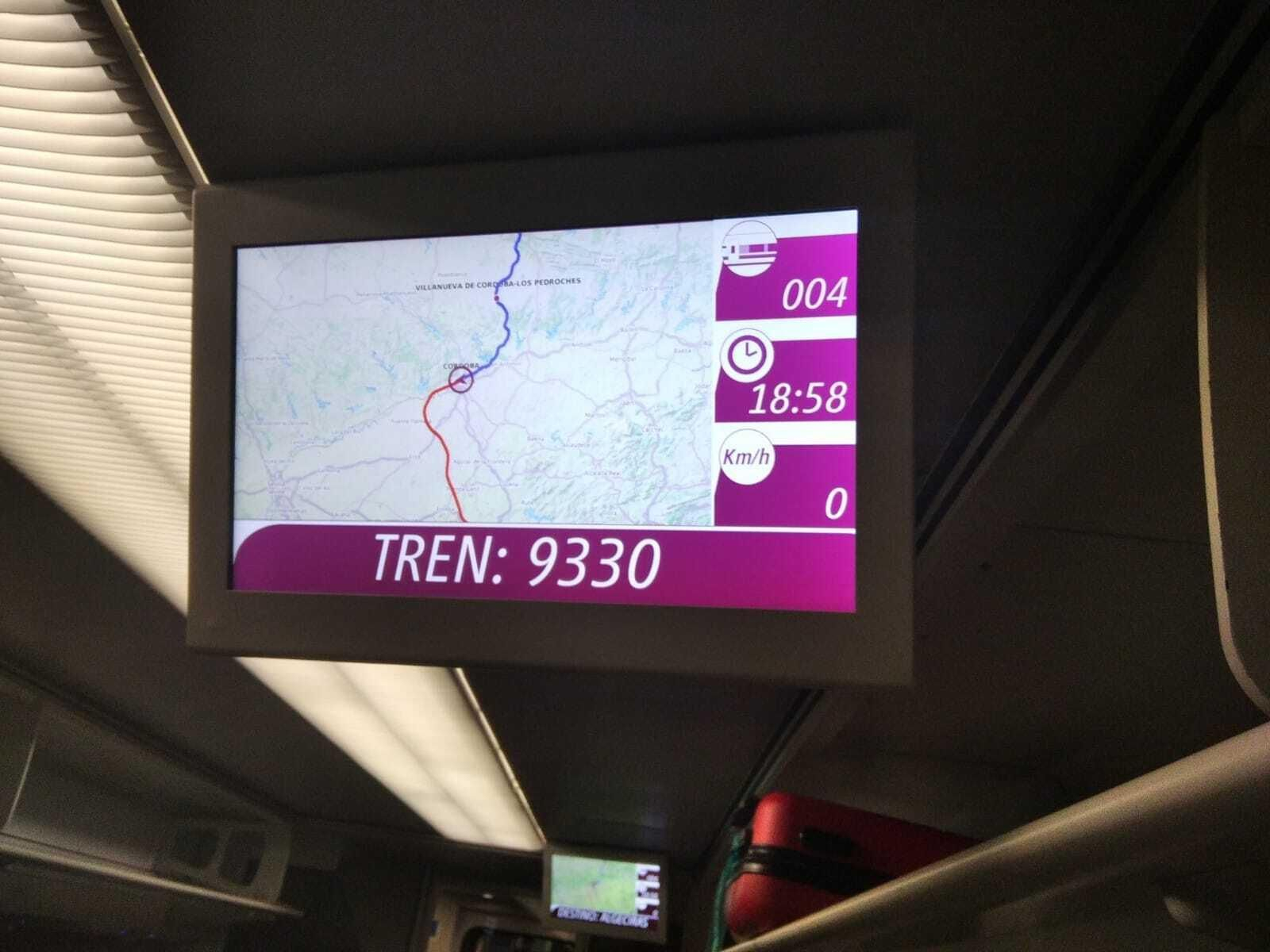 El panel muestra el tren parado en Córdoba.