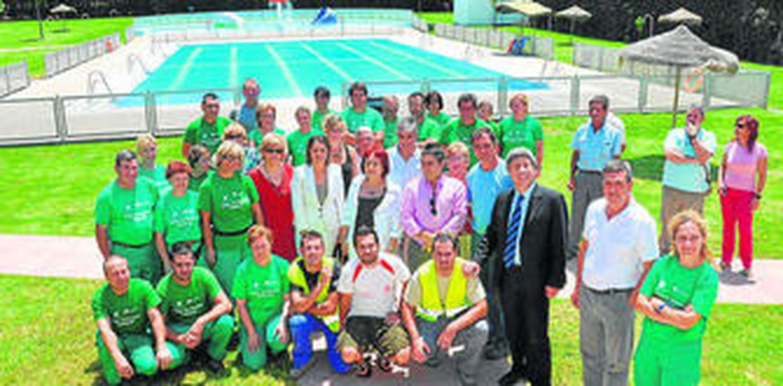 Acto de inauguración de las obras de la piscina municipal de Pedro Abad.