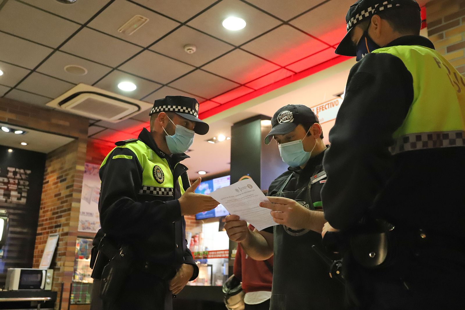 La Policía Local de Huelva controla el cumplimiento de las restricciones anti Covid