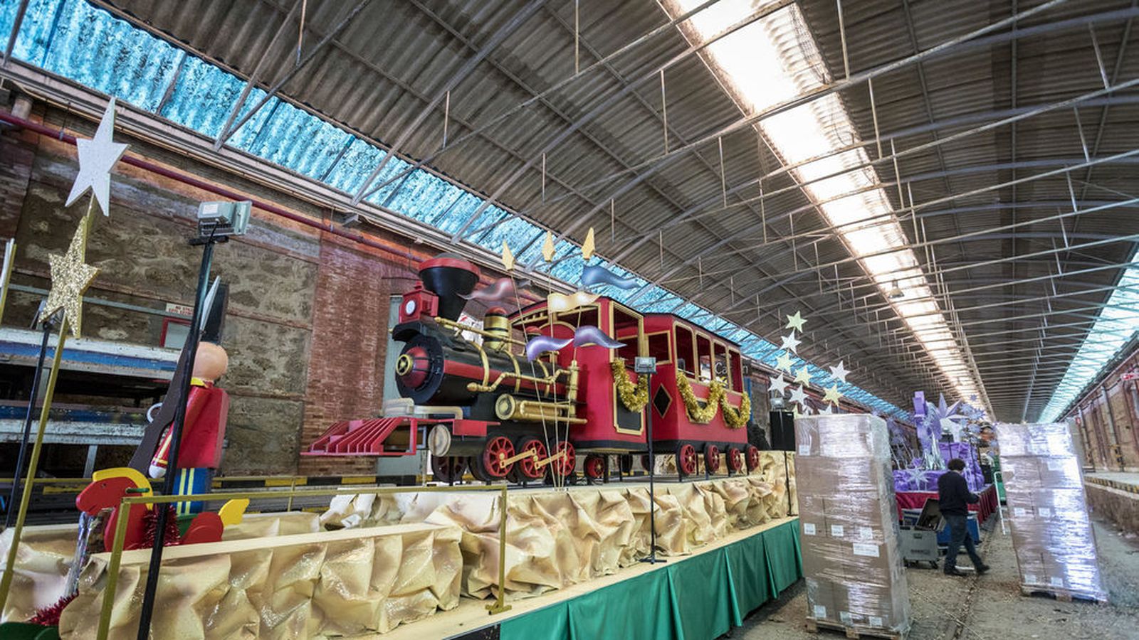 Preparativos de las carrozas de la Cabalgata de Reyes Magos 2019