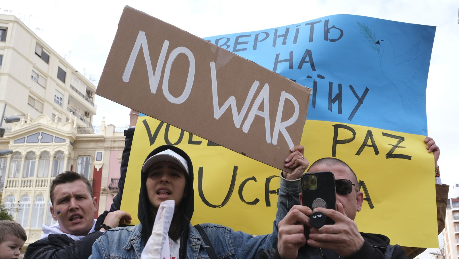 Fotogalería de las protestas contra la invasión rusa en Ucrania. Almería.