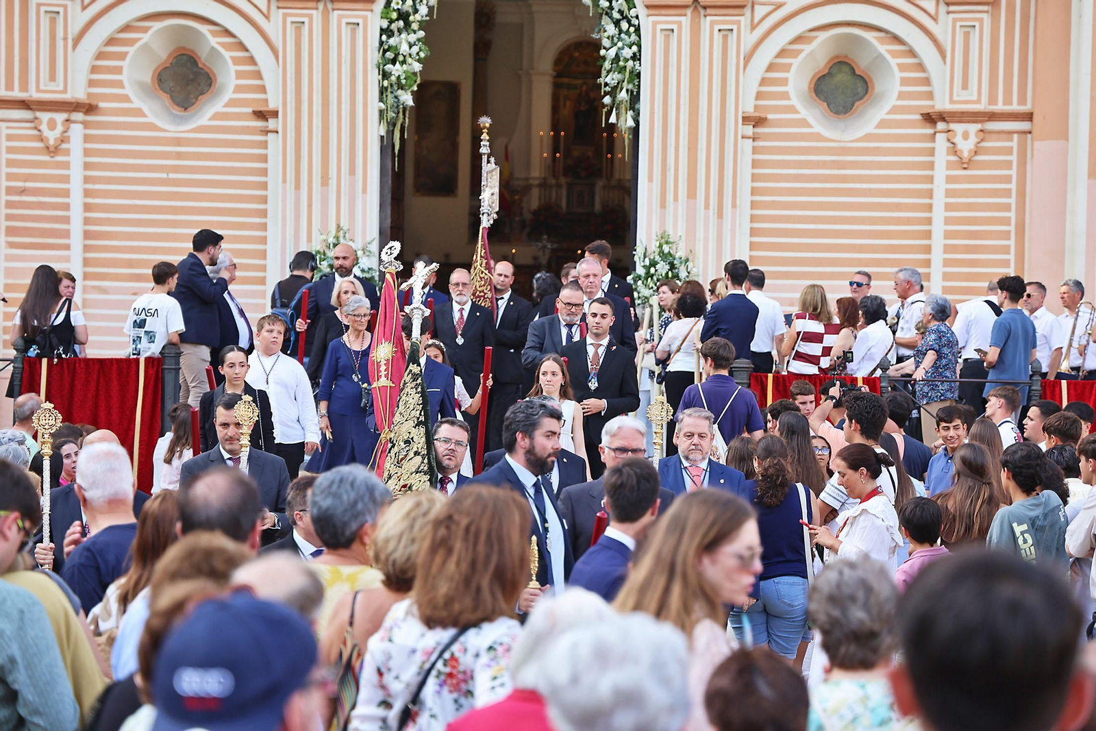 Imágenes de la procesión del Corpus Christi por las calles de Huelva