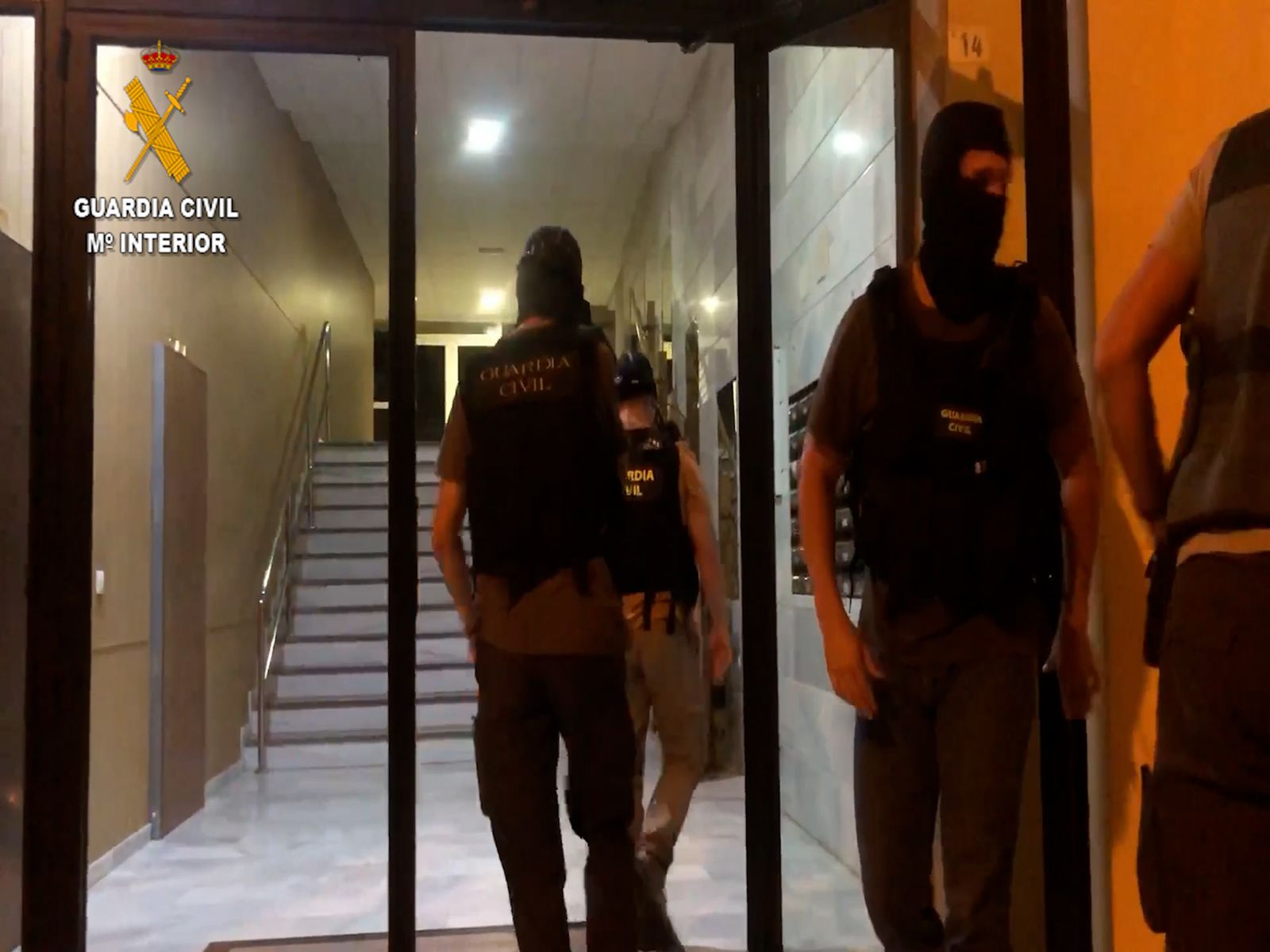 Localizada en Roquetas la base logística de una red de narcotráfico con 30 vehículos y armas de fuego