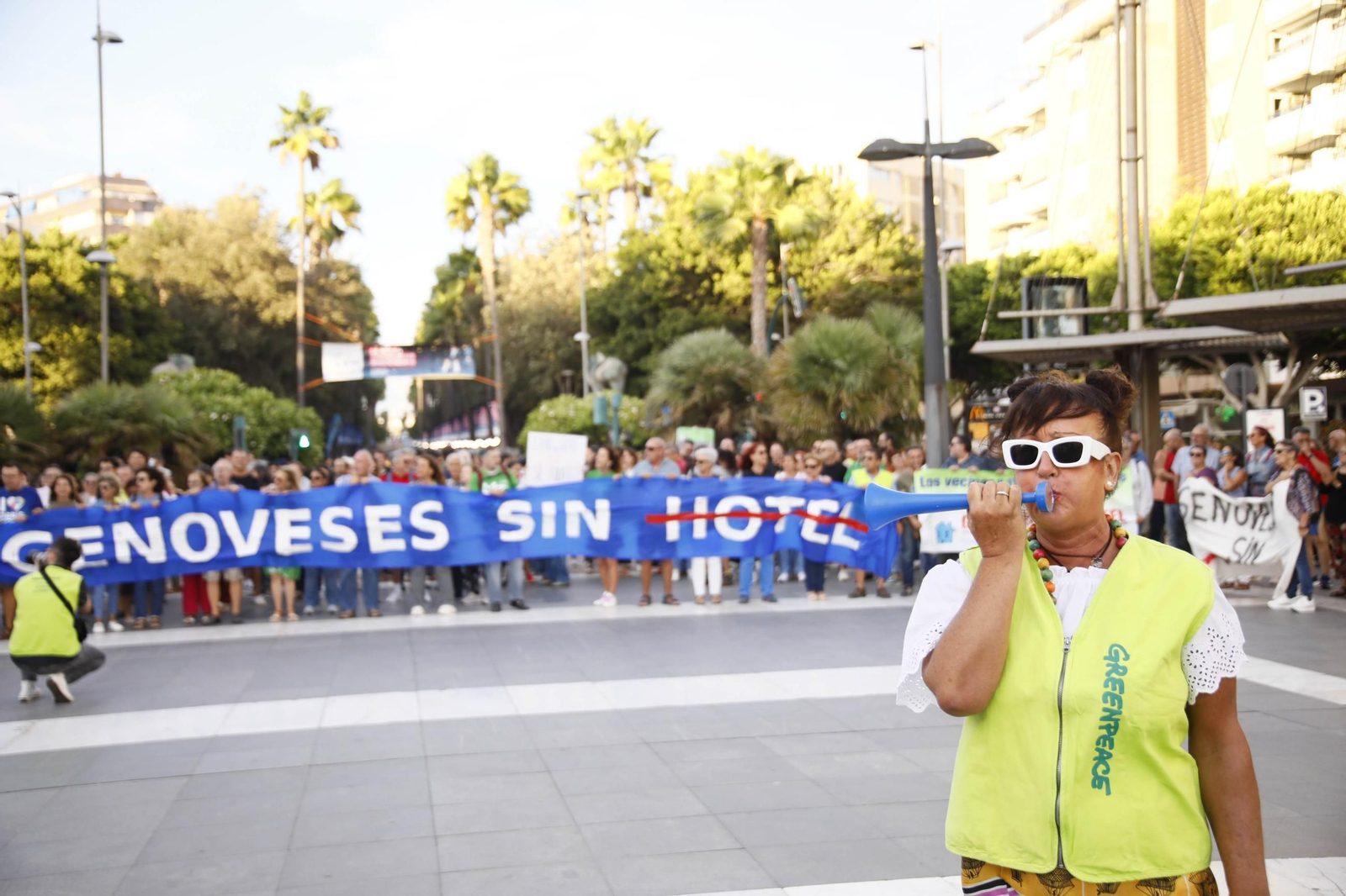 La manifestación "Genoveses sin hotel", en imágenes