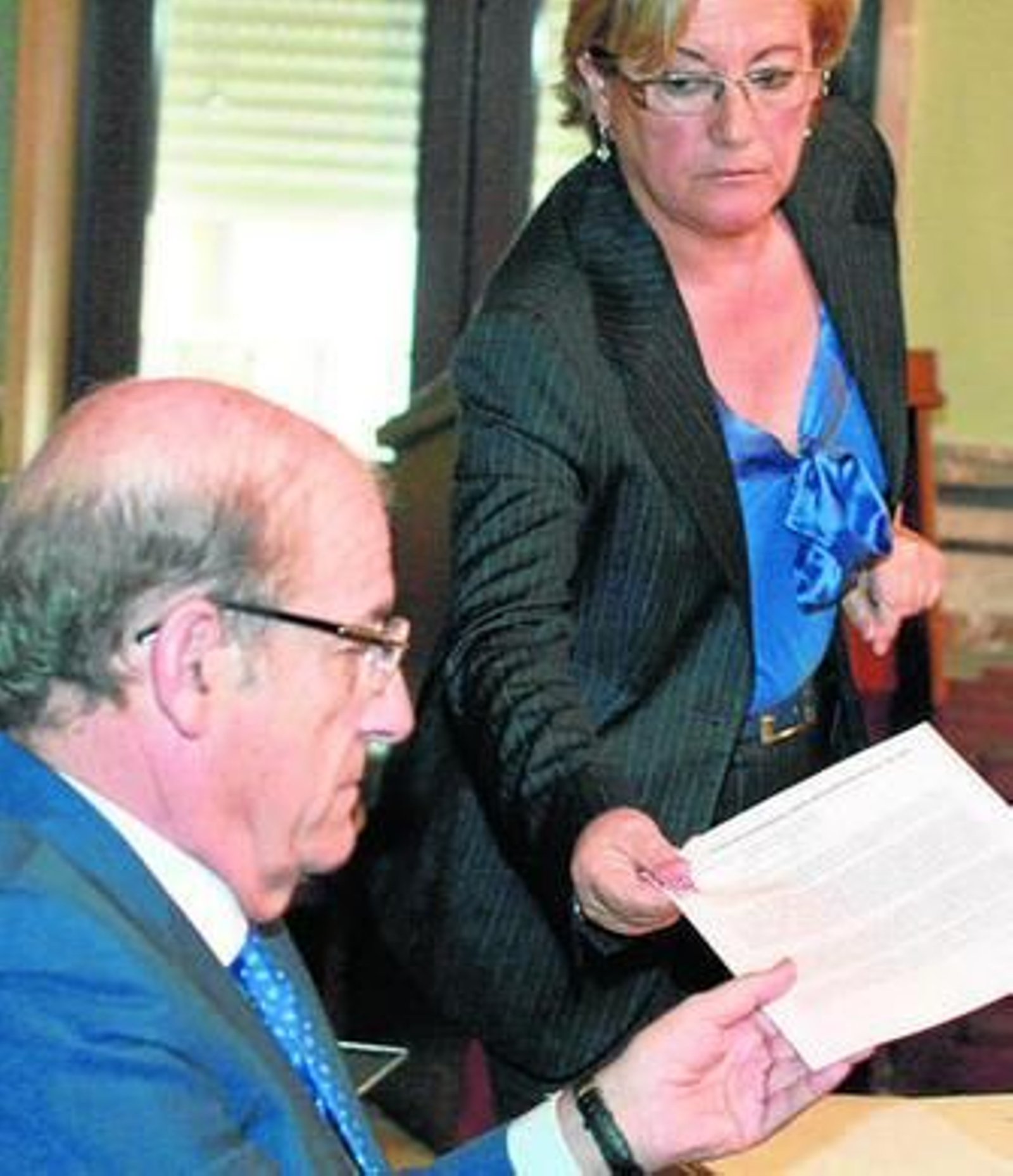 Guerrero entregó al alcalde un escrito pidiendo más representación en los órganos.