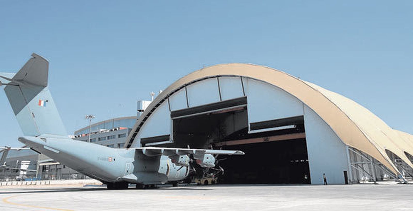 Airbus refuerza con un hangar la línea de montaje final del A400M en Sevilla
